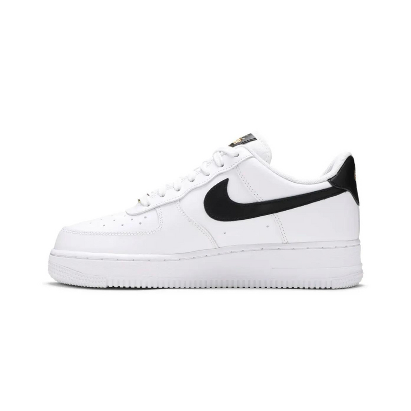 Nike Air Force 1 Essential - Branco e Preto